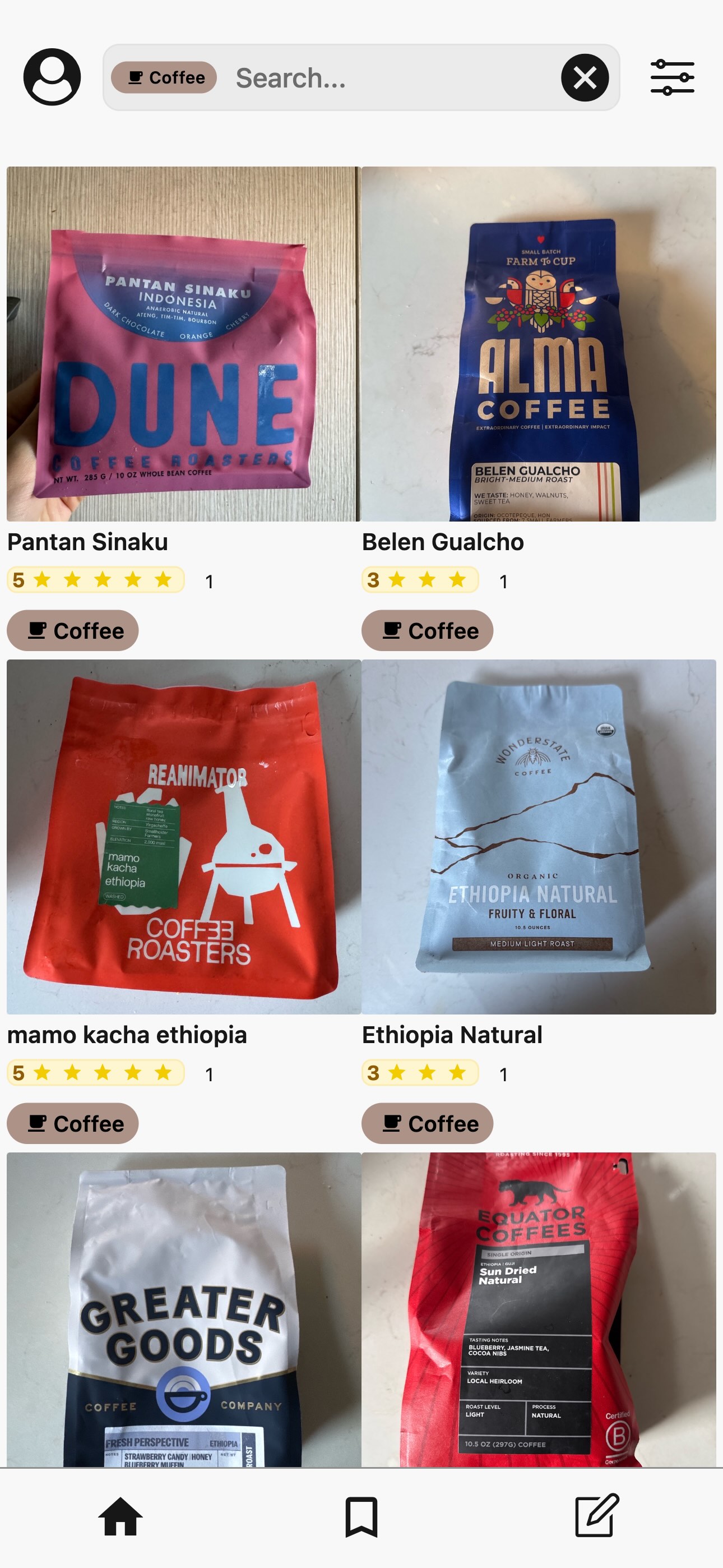 A screenshot of Memolli's coffee review gallery showing various coffee bags.
